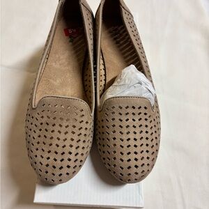 New Stily & coWomen's Tan Loafers 
Slide on